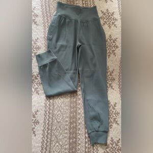 Athleta salutation jogger